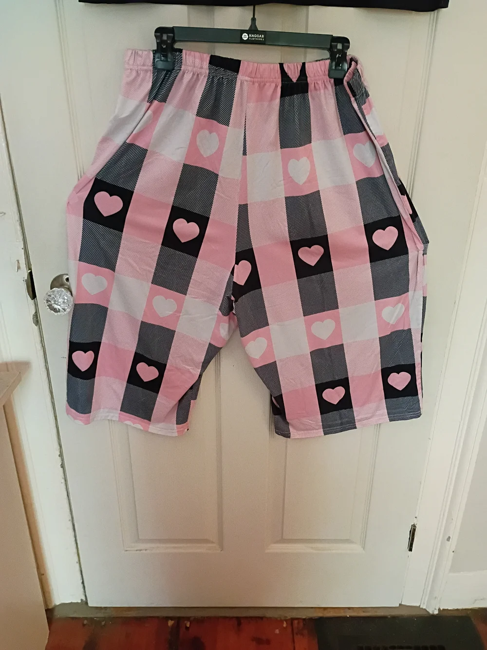 Black 'Good Night' Heart Pajama Set with Pink Heart Plaid Shorts